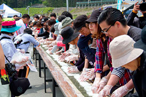 20130526田束山つつじまつり福興市