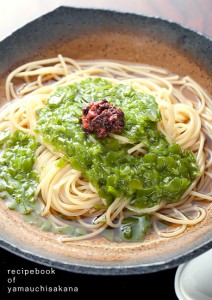 ＜レシピ＞めかぶの和風スープパスタ 梅肉添え