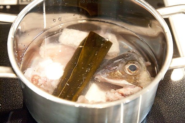 タラのアラ汁の作り方 味噌味編 山内鮮魚店の海鮮レシピ