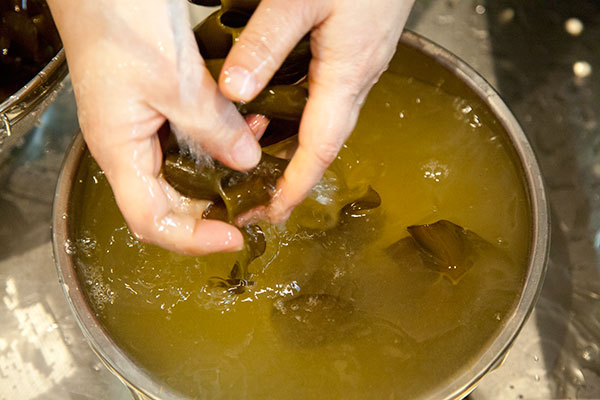 たたきめかぶの作り方 茹で方 包丁編 山内鮮魚店の海鮮レシピ