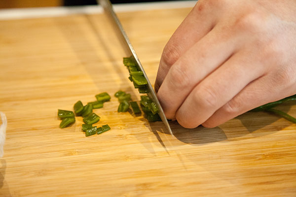 茎わかめのだし巻き卵の作り方1