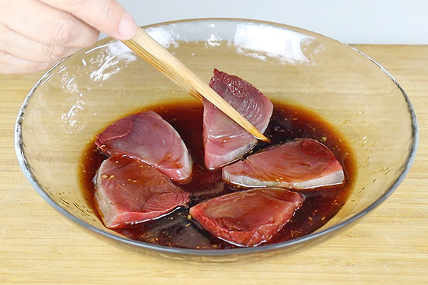 https://www.yamauchi-f.com/recipe/wp-content/uploads/2019/08/katsuo_yamakakedon_recipe1-300x200.jpg