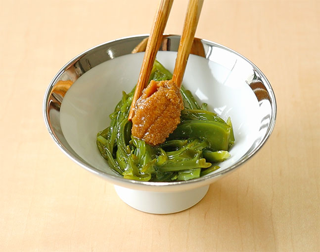 生めかぶうに丼