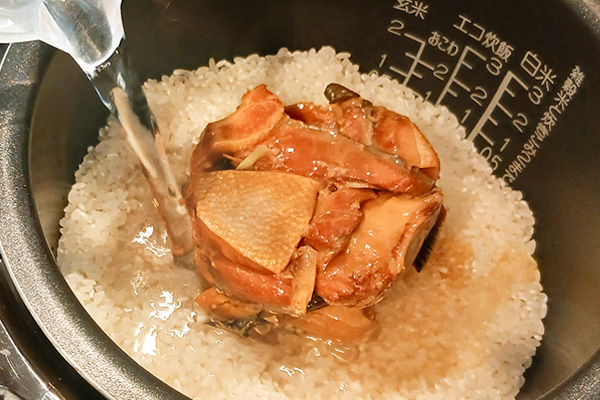 銀鮭カマ醤油煮の炊き込みご飯レシピ